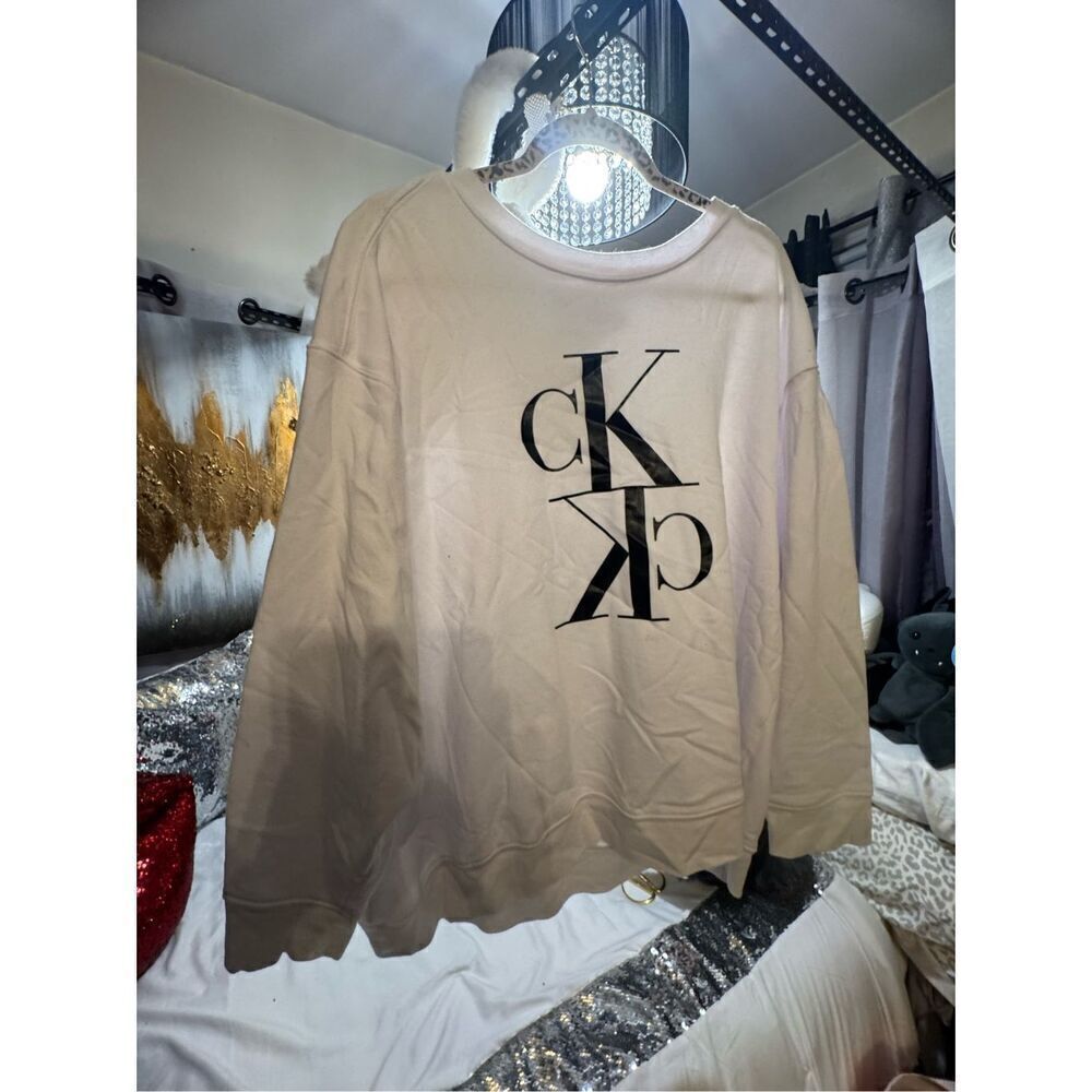 White black plus size 3xl Calvin Klein pullover sweatshirt top sweater